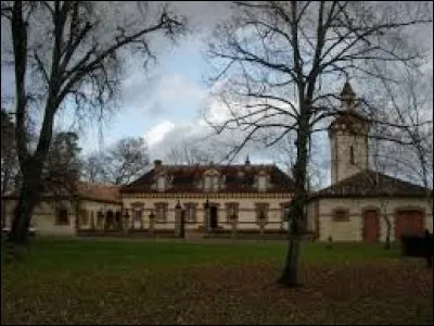 Je vous emmène en Occitanie visiter le château de Pesquidoux, à Perchède. Village en plein cur de l'Armagnac, il se situe dans le département ...