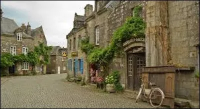 Nous allons à Locronan (Finistère). Les habitants de cette commune, classée Plus Beaux Village de France, se nomment ...