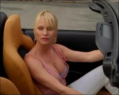 Saison 4 : Comment Edie fait elle chanter Carlos ?