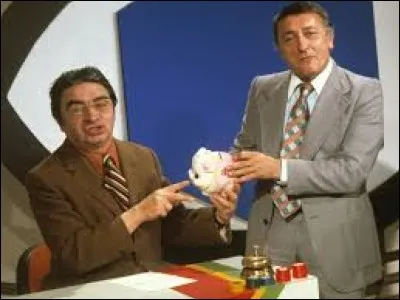 De 1976 à 1987, la diffusion de cette émission de jeux télévisés a connu un large succès. Animé à ses débuts par Maurice Favières, épaulé par les inusables Jean-Pierre Descombes et Maître Capello, ce jeu avait pour nom :