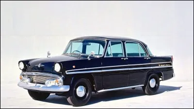 Quelle est cette vieille voiture ?