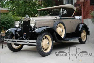 Quelle est cette vieille voiture ?