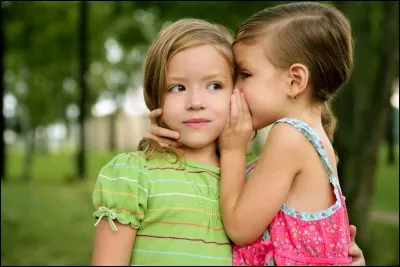 Qui a créé le sketch ''Ouï-dire'' ?