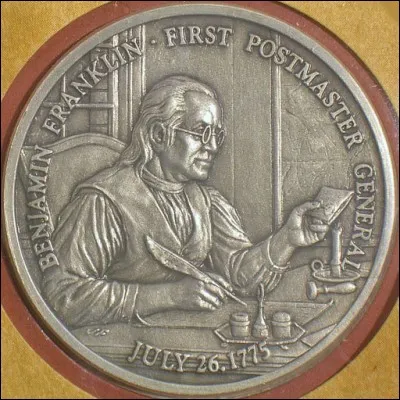En 1737, il devient maître du bureau de Poste de Philadelphie, ce qui lui permet, entre autres, d'accroître la livraison de sa Gazette de Pennsylvanie. Il a recalibré un odomètre pour mieux quadriller le travail : son administration a fait en sorte que la Poste américaine cesse d'être déficitaire pour la première fois !