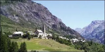 Nous terminons notre balade &agrave; Saint-Paul-sur-Ubaye. Village de l'arrondissement de Barcelonnette, &agrave; la fronti&egrave;re italienne, il se trouve en r&eacute;gion ...