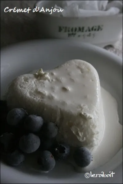 Comment les japonais ont-ils tendance à nommer le Crêmet d'Anjou ?