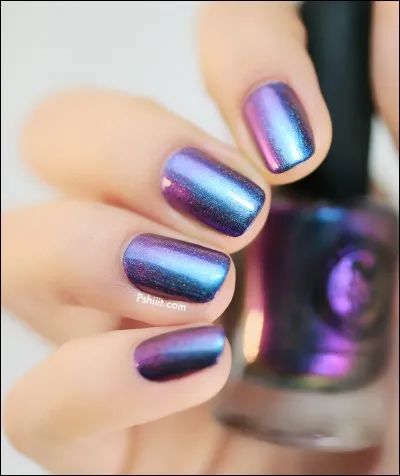 Adore-t-elle les vernis à ongles ?