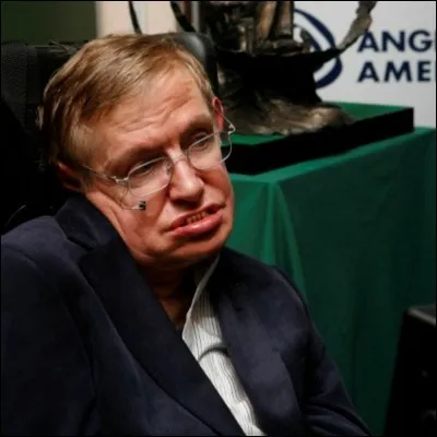Laquelle de ces révélations Stephen Hawking n'a-t-il jamais dite ?