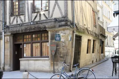 Le 14 mai 1610.
Dans quelle rue de Paris, Ravaillac assassina-t-il Henri IV ?