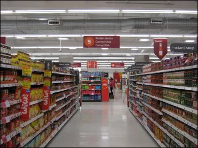 Comment appelle-t-on une allée dans un supermarché ?