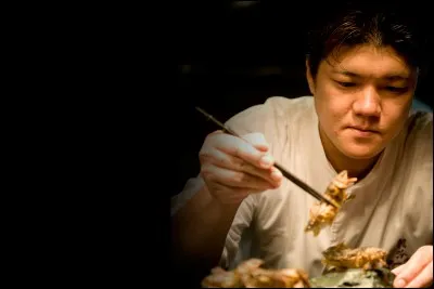 Ce chef est à la tête du restaurant "Nihonryori Ryugin" à Tokyo. Qui est-ce ?