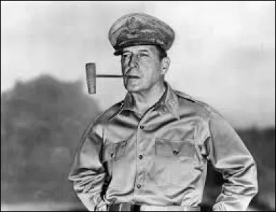 Qui était Douglas MacArthur ?