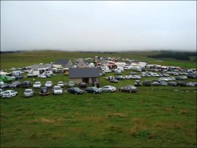 Sur quelle bute se droule la clbre foire aux bestiaux du 22 aot ?