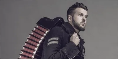 "Si je m'endors, me réveillerez-vous ? / Il fait si froid dehors, le ressentez-vous ? / Il fut un temps où j'étais comme vous / Malgré toutes mes galères...". Quelle est cette chanson ?