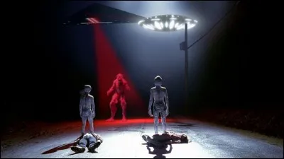 Pour vous habituer à une éventuelle rencontre, imaginez faire un test de rencontre avec l'un des aliens de cinéma suivants. Lequel aurait votre préférence ? (photo : aliens de la série X files)