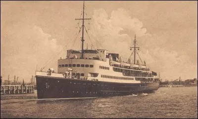 Pendant combien d'année cette liaison maritime a-t-elle été assurée par la malle ?