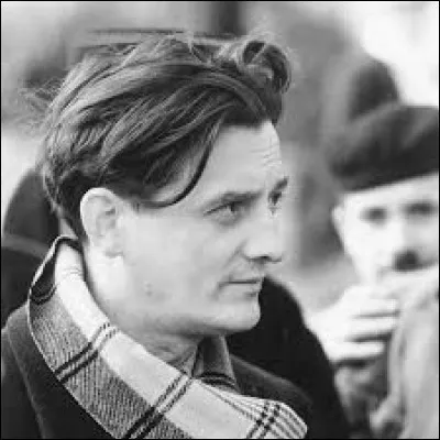 Quelle est la première du prénom de cet écrivain, dramaturge, cinéaste et producteur français ?