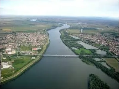 Le P__ est le plus important fleuve italien.