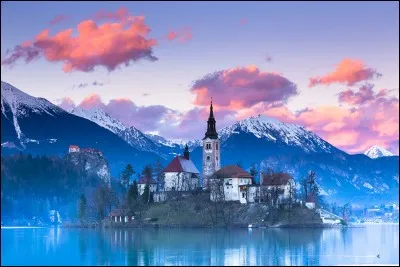 Dans quel pays le lac de Bled est-il situ&eacute; ?