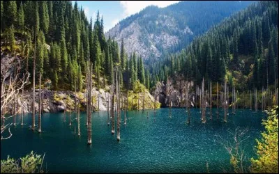 Dans quel pays le lac Kaindy est-il situ&eacute; ?