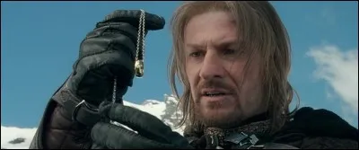 Qui est le personnage de la communaut&eacute; qui convoite l'anneau ?