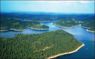 Les V__sges sont un massif montagneux.