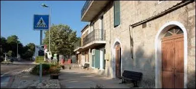 Commune corse, dans l'arrondissement de Sartène, Lecci se situe dans le département ...