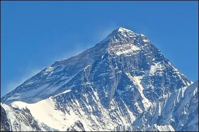 En juillet, mois le plus chaud dans cette région, la température moyenne est de -19°C au sommet de l'Everest.