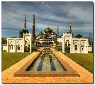 C'est en visitant la Jordanie que vous découvrirez la Mosquée de Cristal.