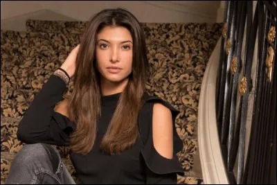 Dans cette même émission, avec qui est-elle sortie ?