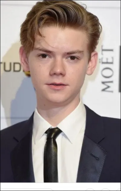 De quelle nationalité est-il ?