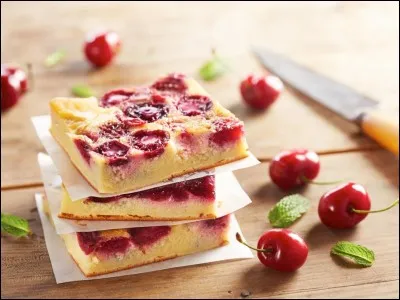 Quels fruits trouve-t-on traditionnellement dans un clafoutis ?