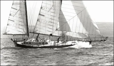 En 1968 comment s'appelle la première course à la voile en solitaire et sans escale autour du monde ?