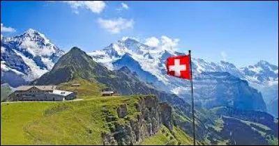 De combien de cantons la Suisse est-elle composée ?