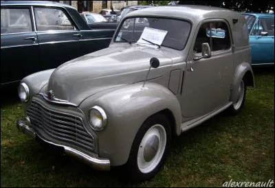 Quel est le type de cet utilitaire Simca ?