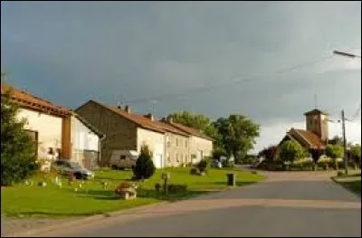 Je vous emmène maintenant à une dizaine de kilomètre de chez moi, à Remoncourt. Ce petit village de 45 habitants, dans l'arrondissement de Lunéville, se situe dans le département lorrain ...