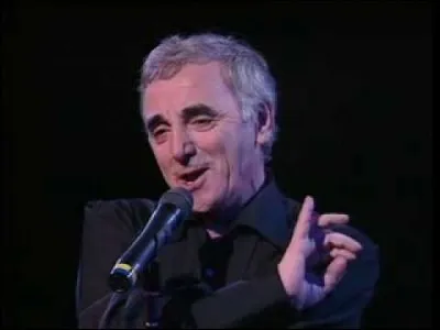 Dans la chanson "Comme ils disent", vers quelle heure va-t-on manger entre copains de tous les sexes ?