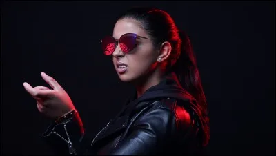 Sur quel réseau social Marwa est-elle plus active ?