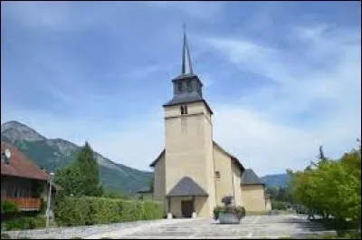Voici l'église Saint-Théodule de Thyez. Ville d'Auvergne-Rhône-Alpes, dans la vallée de l'Arve, elle se situe dans le département ...