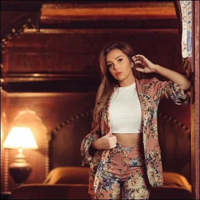 Dans cette même émission, avec qui a-t-elle fait équipe ?