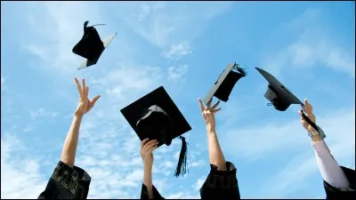 Quelle est la façon la plus courante de noter les travaux des collégiens français ?