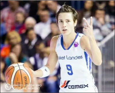 Céline Dumerc joue-t-elle en équipe de france ?