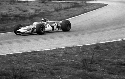 Sur quel circuit trouve-t-il la mort le 7 avril 1968 ?