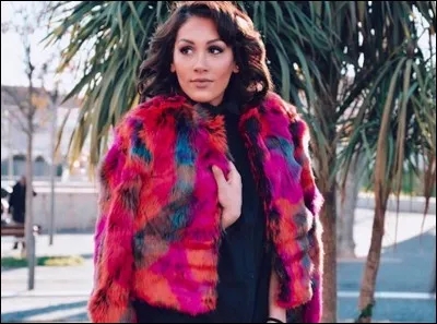 Sur le tournage des "Vacances des Anges 2", de qui s'est-elle rapprochée ?