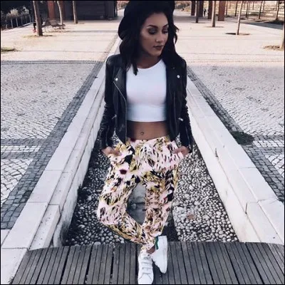 Dans "Les Anges 9", quel est son projet professionnel ?