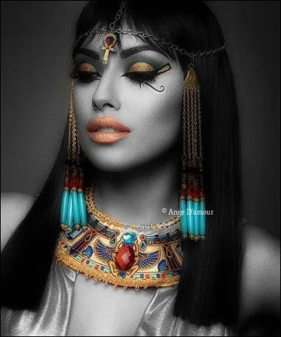 D'une beauté incomparable, cette princesse égyptienne sera l'épouse d'un pharaon hérétique. Qui est-elle ?