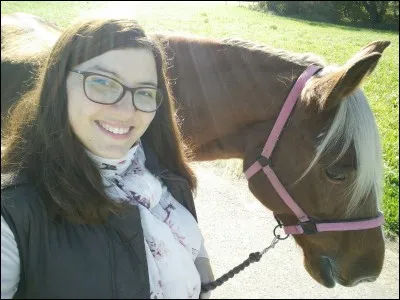 Comment s'appelle-t-elle dans la vraie vie ?