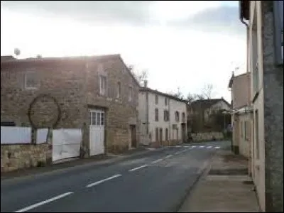Commune d'Auvergne-Rhône-Alpes, dans l'aire urbaine Clermontoise, Laps se situe dans le département ...