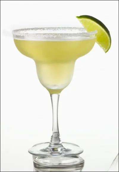 4 cl de tequila, 4 cl de cointreau, 2 cl de jus de citron, n'oubliez pas les glaçons !