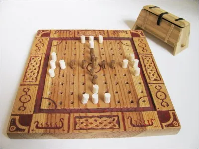 Quelle est l'origine du jeu médiéval du tafl ?